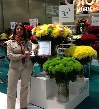 CRIS ANASTASIA.  Medalla de Oro a la calidad