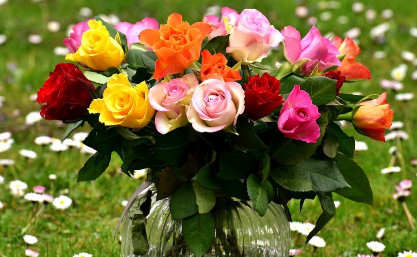 5 trucos infalibles para conservar un ramo de rosas